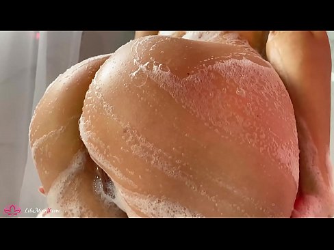 ❤️ Brunette onanerer fisse med vibrator til intens orgasme i brusebad ️ Sex at da.hotpornphotos.ru ️❤