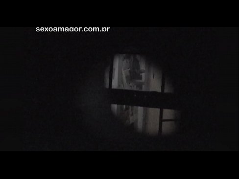 ❤️ Blondie bliver hemmeligt videooptaget af en voyeur fra nabolaget gemt bag hule mursten ️ Sex at da.hotpornphotos.ru ️❤